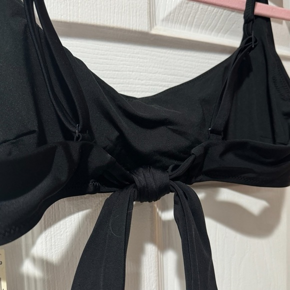 New AERIE Scoop Bikini Top in Black Tie Back Sz M - Picture 8 of 10